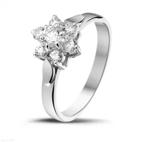 0.50 quilates anillo flor diamante en platino 