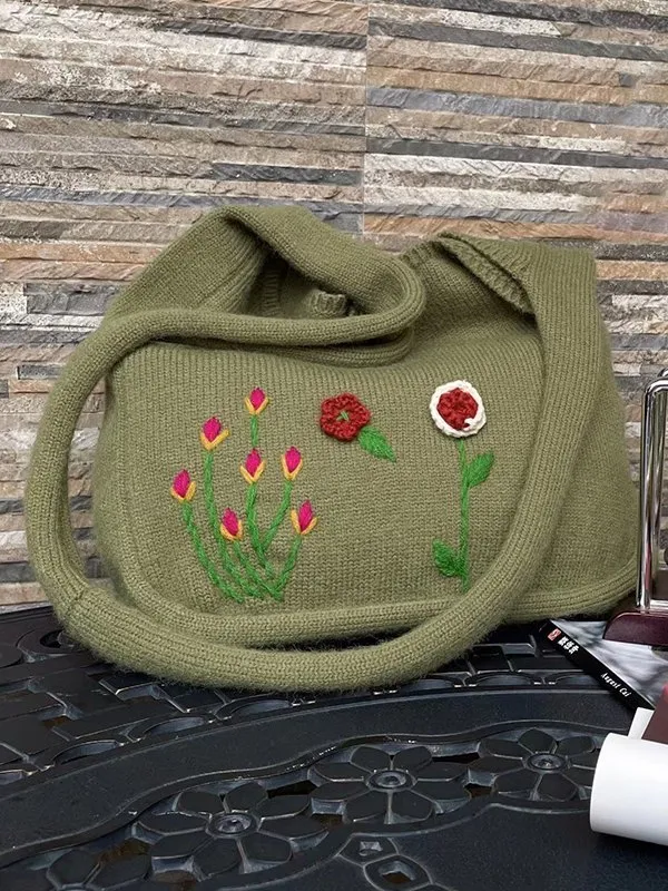 Bolso shopper de punto con bordado floral étnico