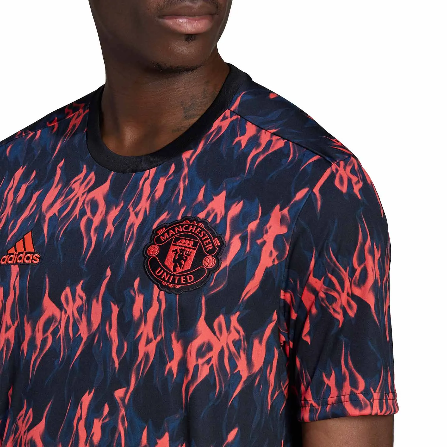 Camiseta adidas United pre-match