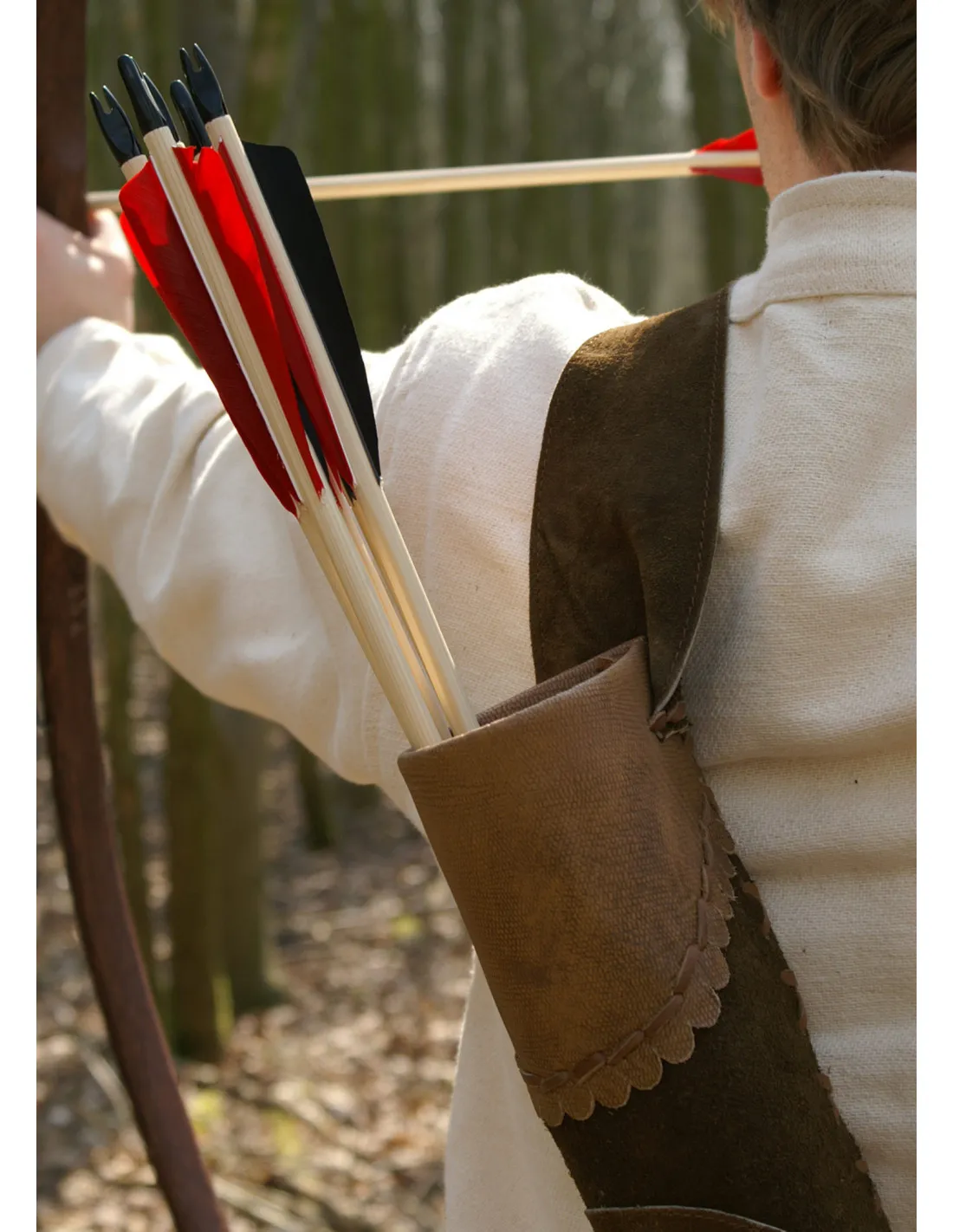 Carcaj de cuero con correa para la espalda (60 cm.)