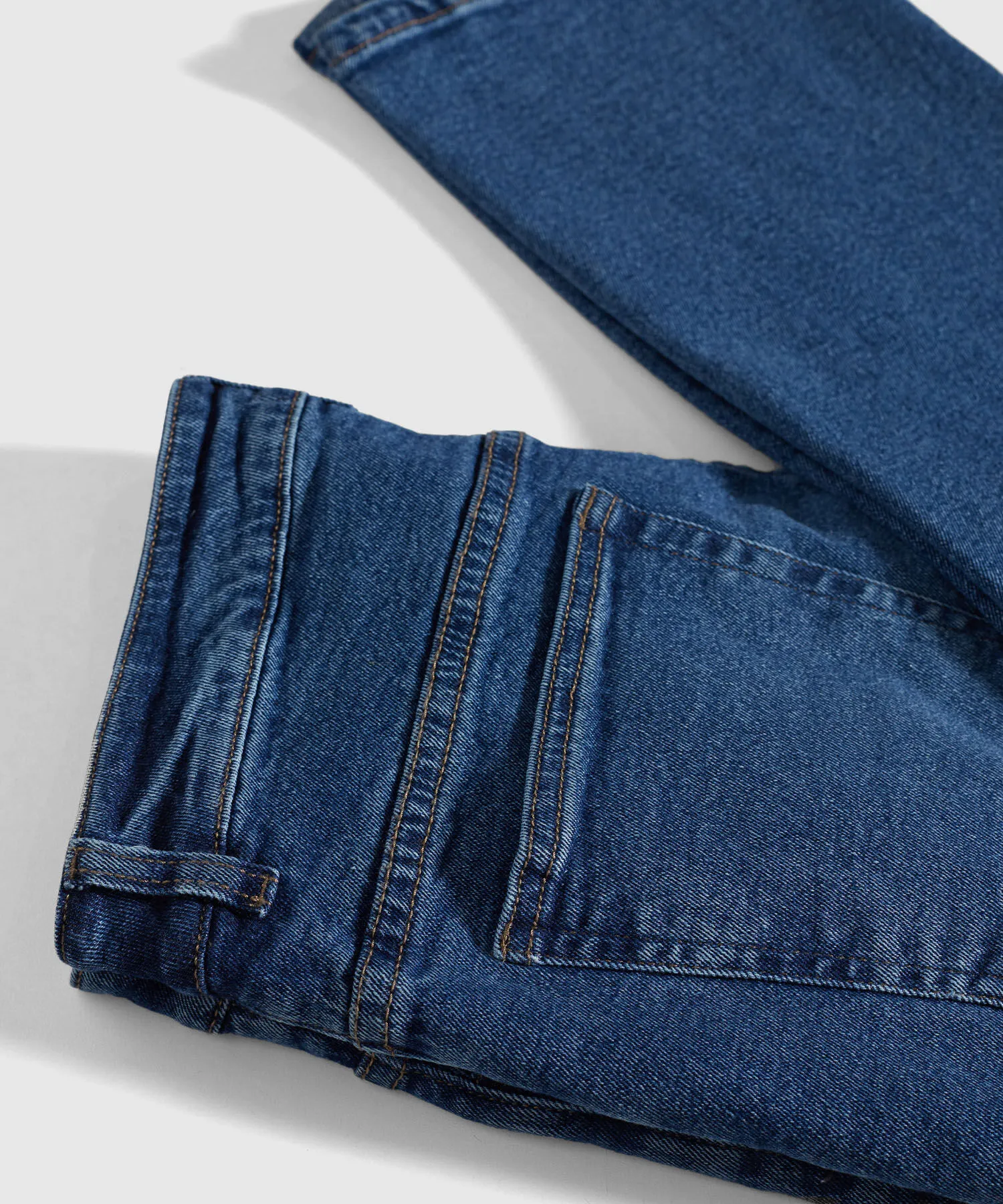 JEAN REGULAR FIT CON DESGASTE