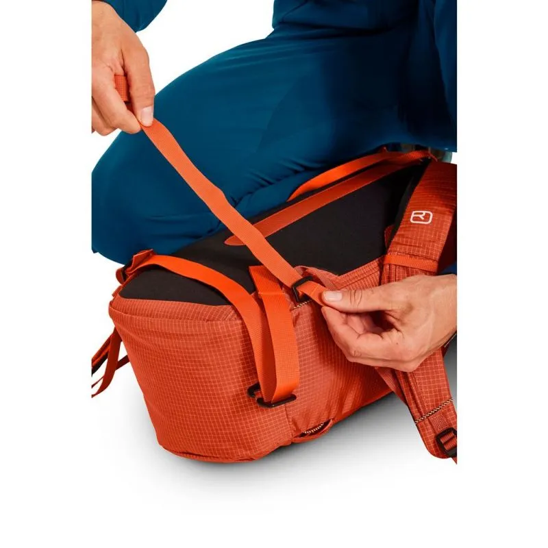 Mochila de escalada Ortovox Trad Zero 24 (naranja desierto)