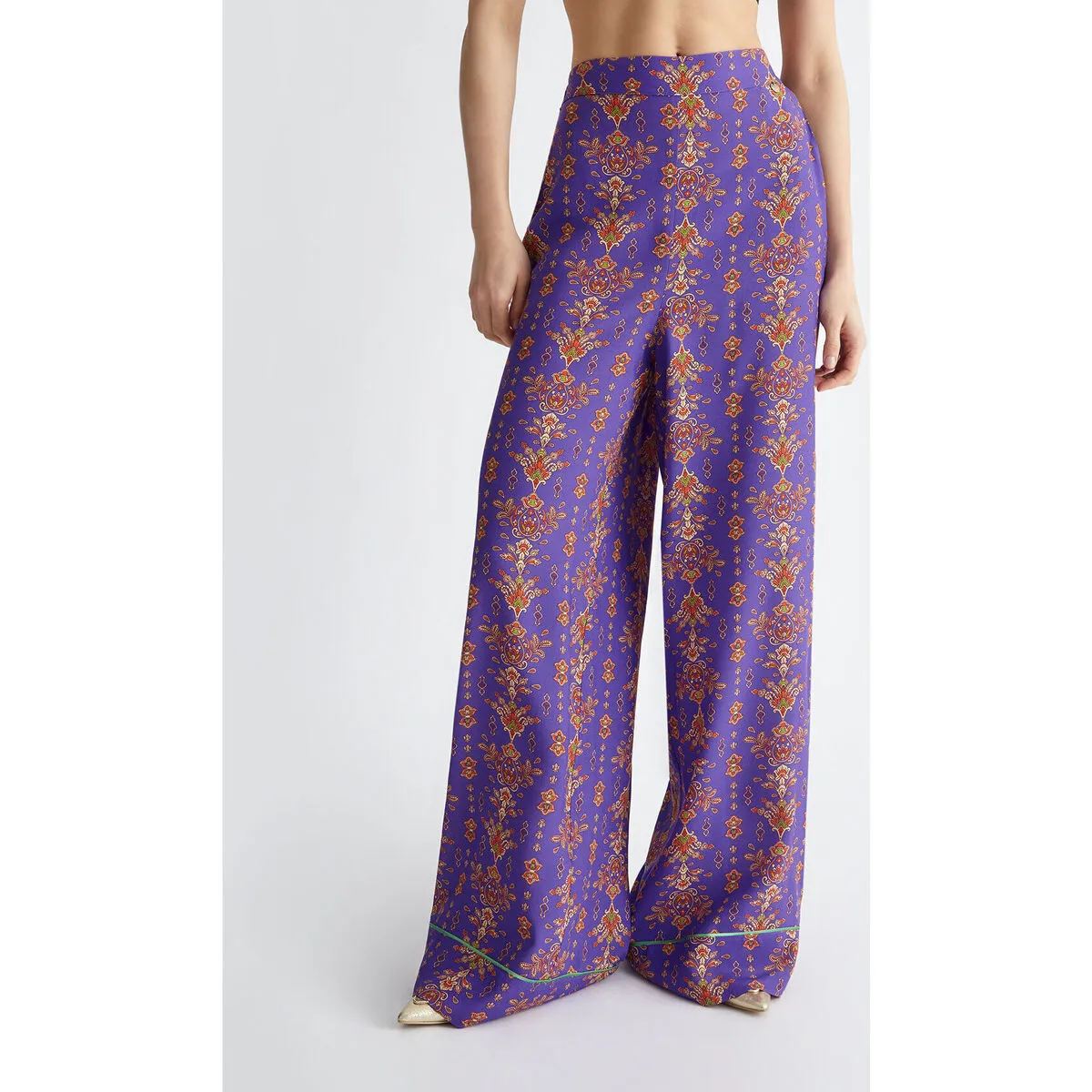 Pantalón ancho con estampado