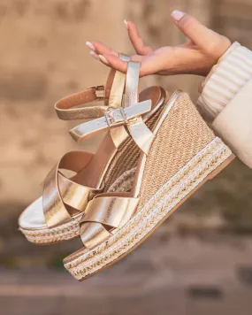 Sandalias de cuña para mujer en dorado - Victoria